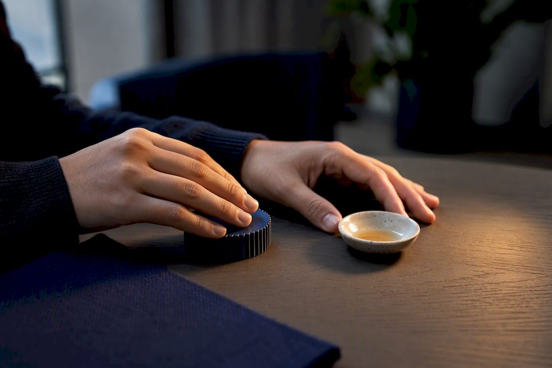 Hands using tactile and scent anchors for anxiety